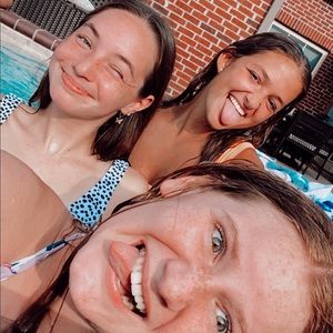 Meet your Posher, Miriam